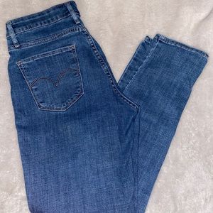 Levi’s 721 High Rise Skinny Jean